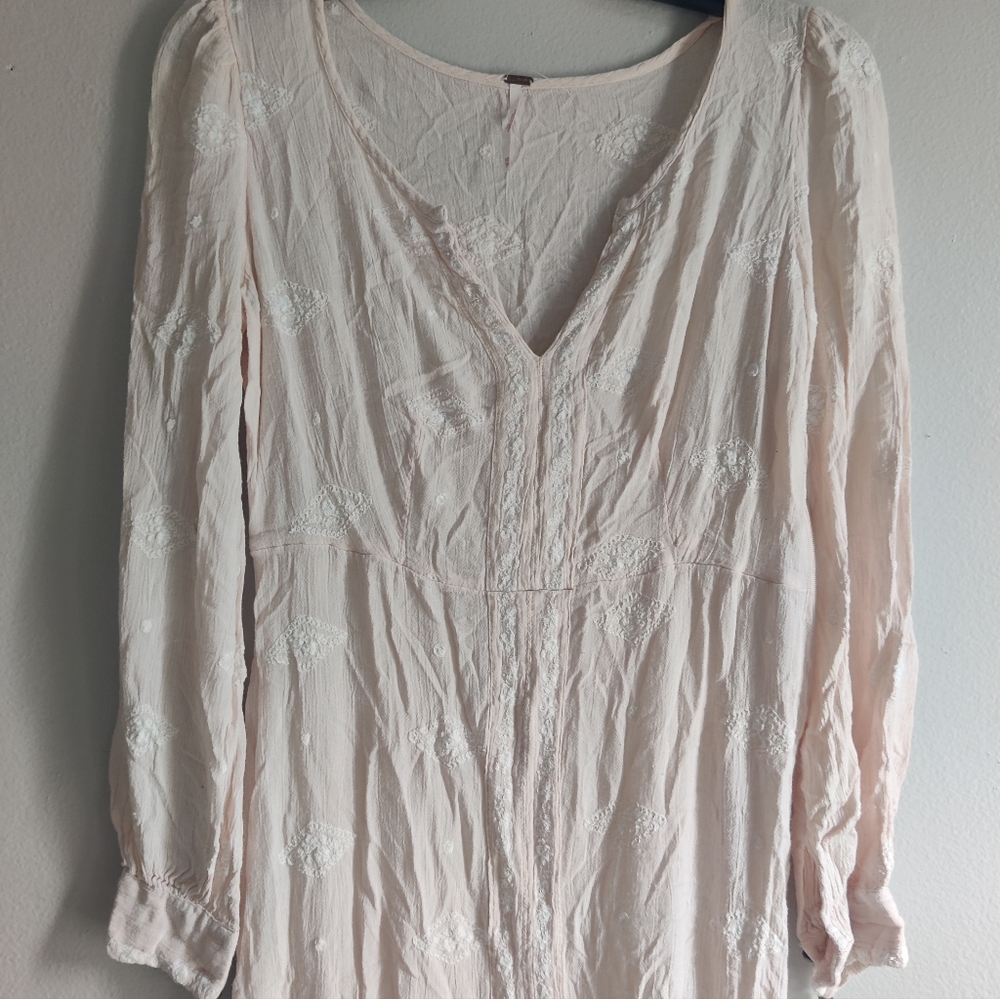 Free People Pink Long Sleeve slit front Boho Embroidered dress - Picture 5 of 8
